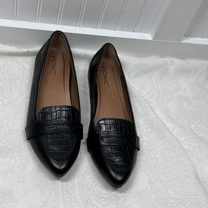 Vionic SAVANNAH Black Leather Slip On Pointed Toe Penny Loafers Orthotic Sz 9.5